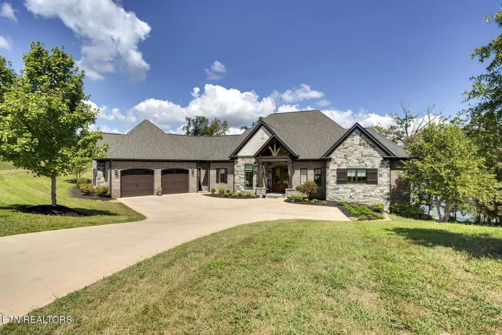 Elevation image #1 for 17012 Lighthouse Pointe Drive.