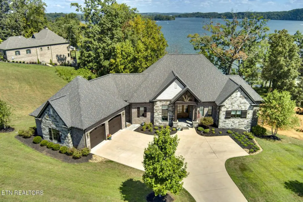 Elevation image #2 for 17012 Lighthouse Pointe Drive.