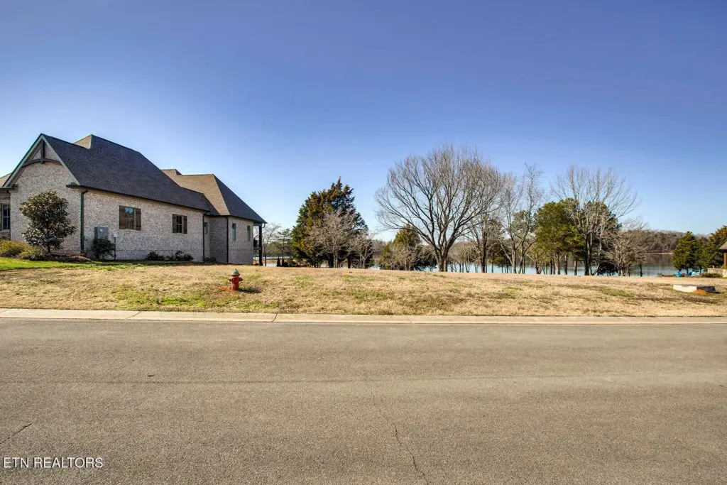 Elevation image #2 for 272 Edgewater Way.