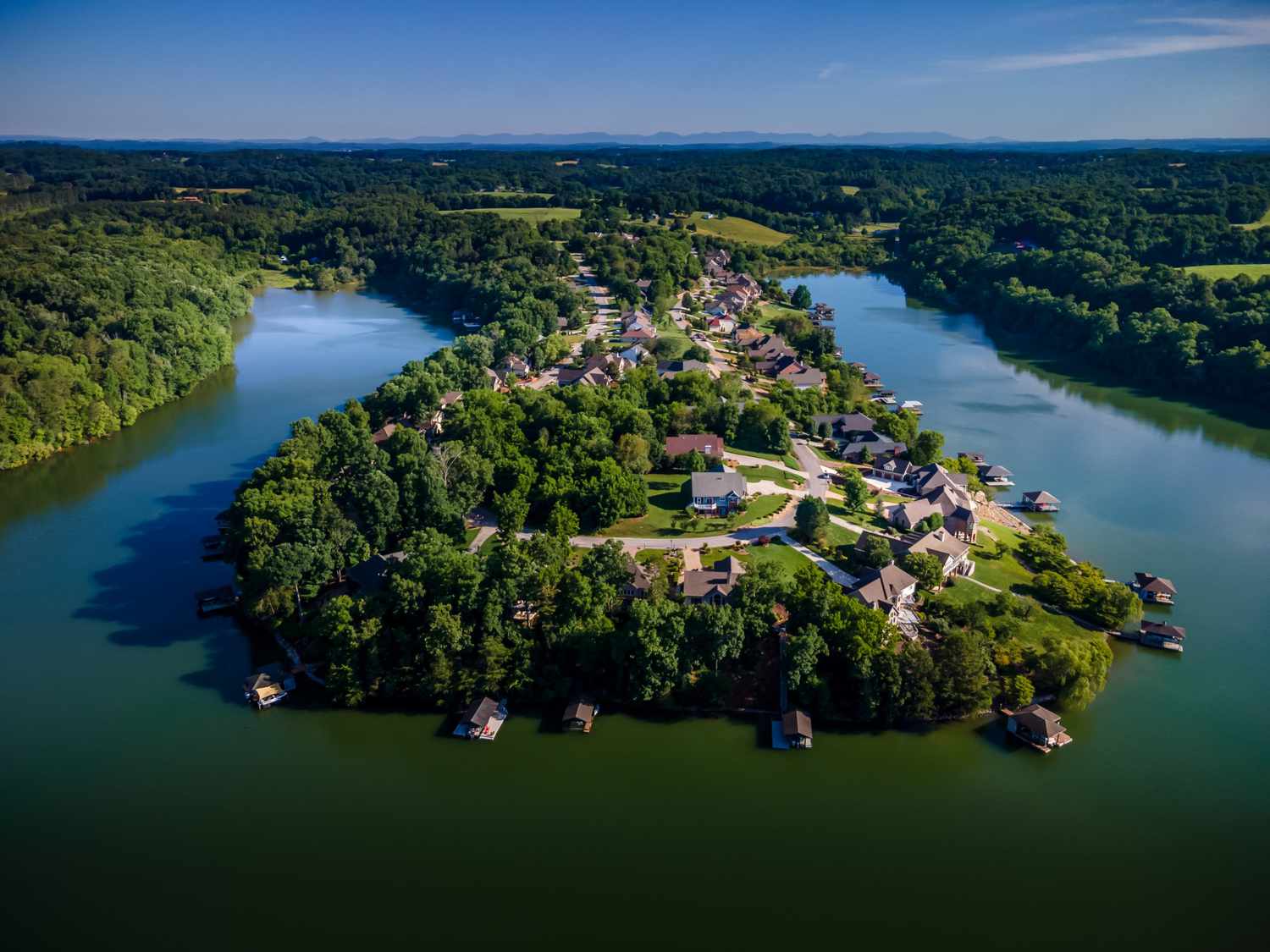 WindRiver Lakefront & Golf Community