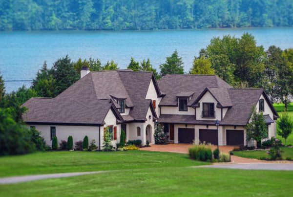 This image portrays WindRiver's Lakefront and Golf Homes in East Tennessee by WindRiver Lakefront & Golf Community.