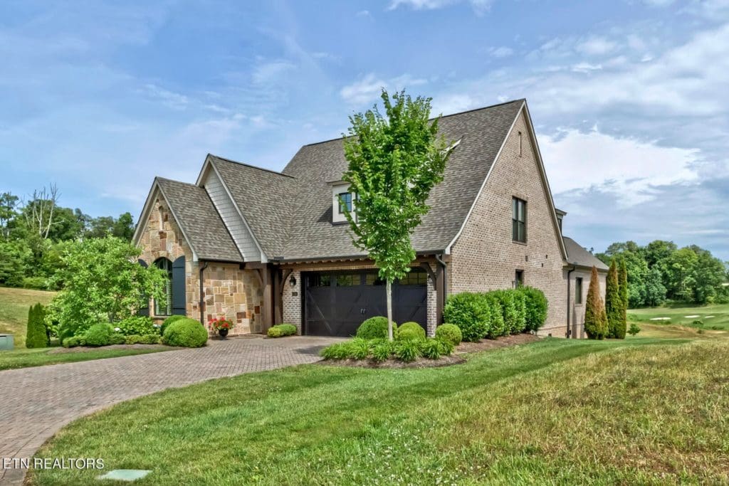 Elevation image #2 for 274 E Highlands Circle.